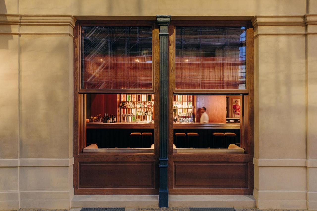 Boutique Hotel Chateau Royal Βερολίνο Εξωτερικό φωτογραφία The bar at the London Edition