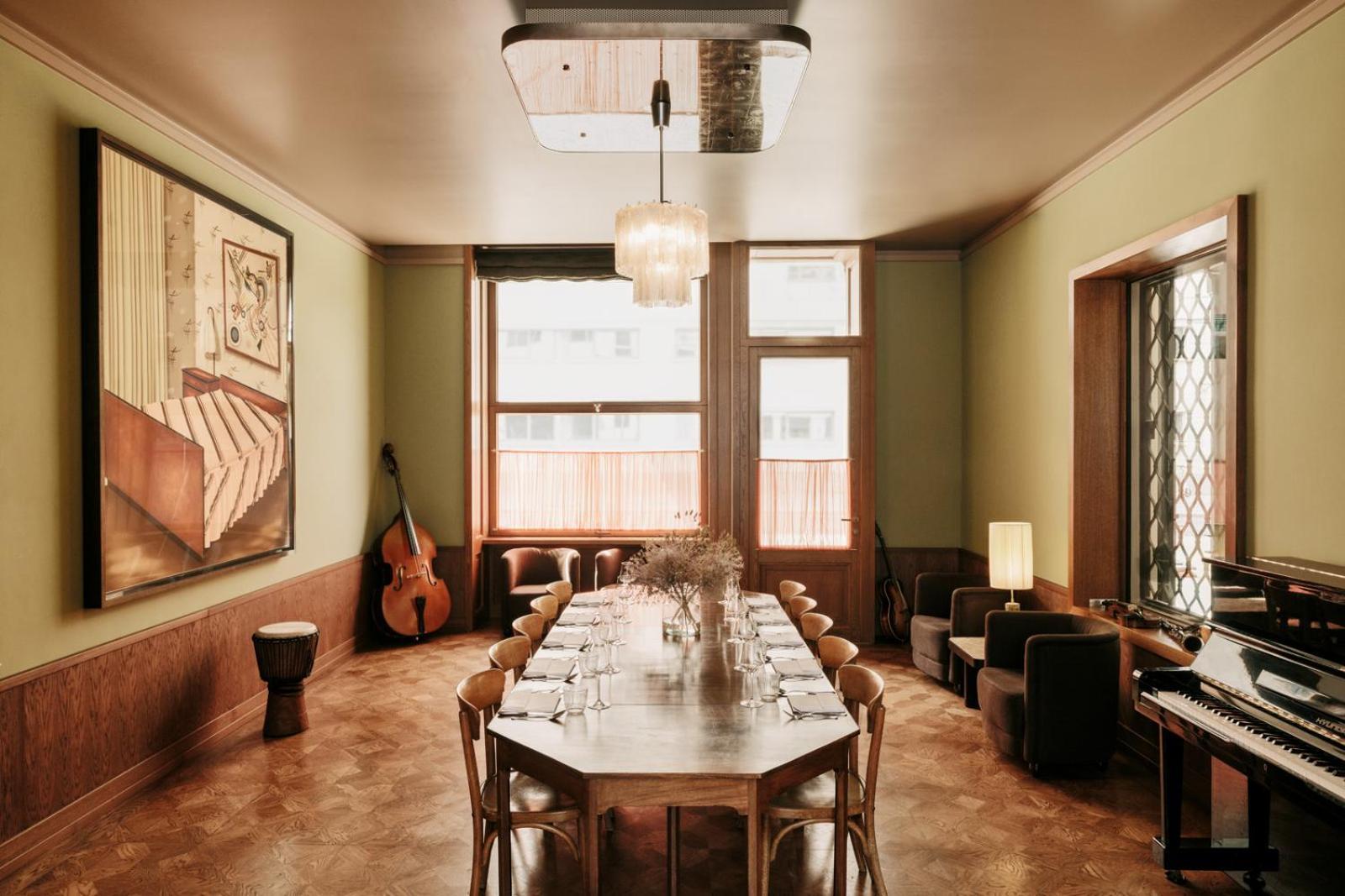 Boutique Hotel Chateau Royal Βερολίνο Εξωτερικό φωτογραφία The dining room at the 2018 edition of the restaurant